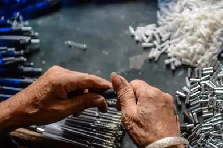 可以寄到家做的组装圆珠笔手工活(适合在家兼职靠谱挣钱).webp